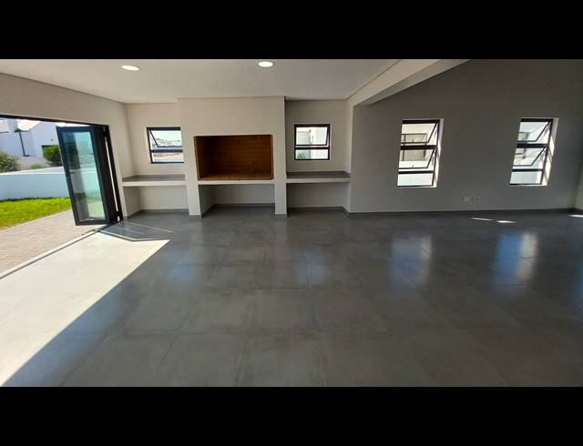 3 BEDROOM HOUSE FOR SALE IN BRITANNIA BEACH ESTATE
